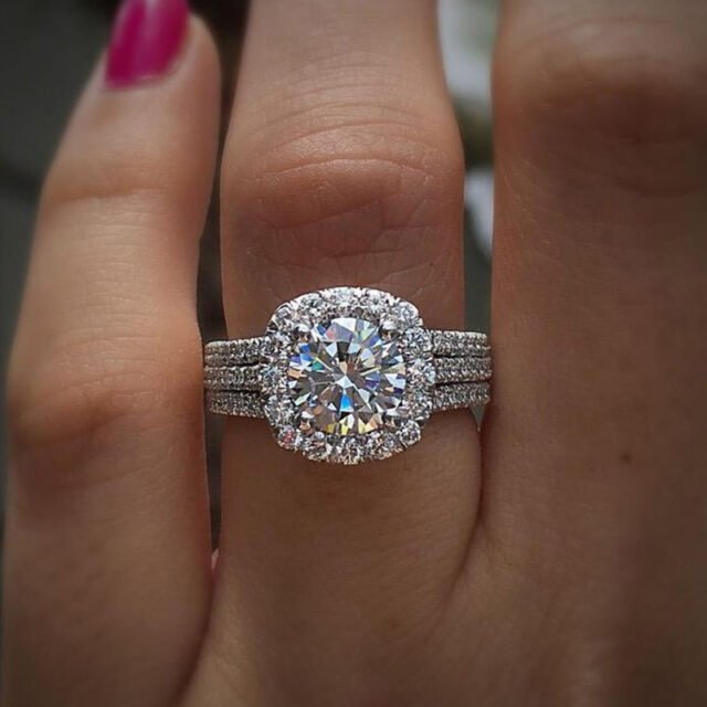 Beleeam Luminous Iris Full Crystal Wedding Band for Women