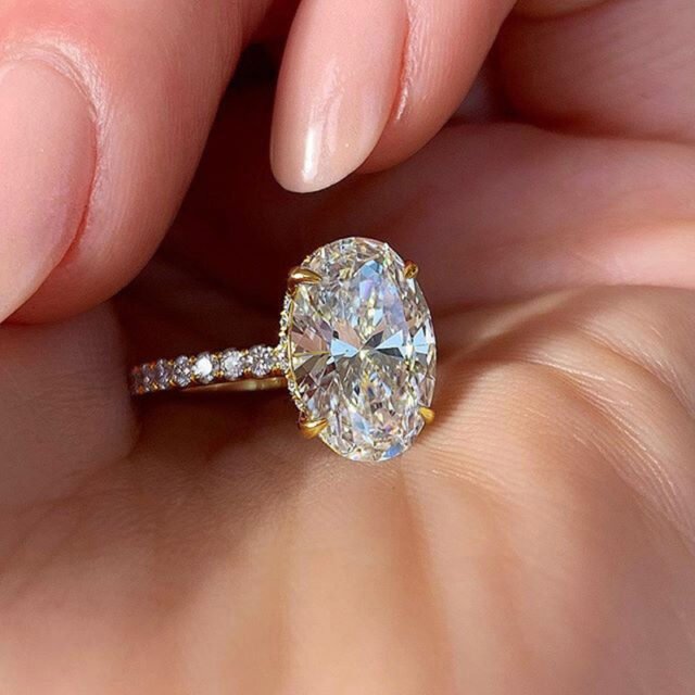 Beleeam Luminous Nova Classic Solitaire Engagement Ring for Women